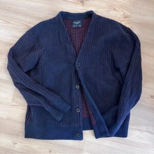 Like New Abercrombie and Fitch Cardigan Sweater Size S